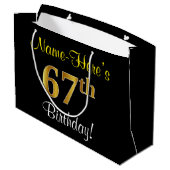 エレガント黒、フェイク金ゴールド67番目の誕生日+名前 ラージペーパーバッグ (裏面アングル)