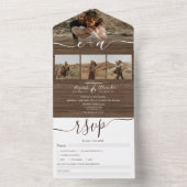 エレガント4枚の写真は素朴な茶色の木の結婚台本 オールインワン招待状 (内側)