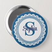 エレガント ネイビーブルー ホワイト レース モノグラム 名前 缶バッジ (正面&裏面)