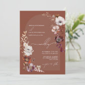 エレガント ブルームズ フローラル アーチ ダーク テラコッタ ウェディング 招待状 (スタンド正面)