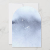 エレガント ブルー モノグラムイニシャル クレスト フローラル ウェディング 招待状 (裏面)