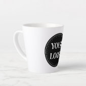 エレガント、モダン洗練、編集可能。 カフェラテマグ (左アングル)