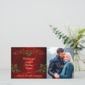 エレガントBurgundy Red Holly Christmas Photo シーズンカード (スタンド正面)