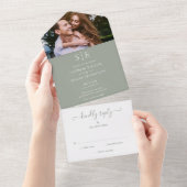 エレガントSage Green Monogram Photo結婚's オールインワン招待状 (貼ってはがせる)