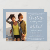 エレガントScript Dusty Blueフォト婚約パーティ 招待状 (正面/裏面)