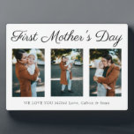 エレガントScript First Mother's Dayフォトコラージュ フォトプラーク<br><div class="desc">母シンプル母、マエレガントマ、または母の最初の母の日にミニマルは、初めてスタイルと祝3枚の写真のコラージュのプラーク。</div>