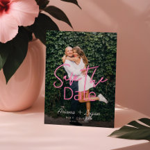 エレクトリックラブネオンピンクハート&タイポグラフィ写真