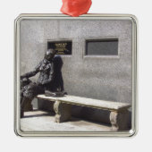 エレノアRigbyの彫像、リヴァプールイギリス メタルオーナメント (正面)