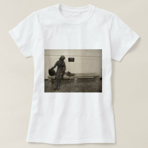 エレノアRigby Tシャツ