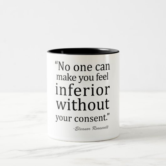 エレノールルーズベルト引用文インスピレーション ツートーンマグカップ (中央)