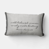 エレノールルーズベルト引用文グレーホームデコル ランバークッション (裏面)