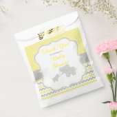 エレファントイエローとグレーのベビーシャワーパーティー フェイバーバッグ (封をした状態)