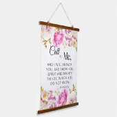 エレミヤ33:3呼び出し私ピンクのフローラ聖なる書物、 経典 吊り下げ型タペストリー (傾斜あり)