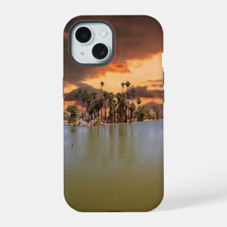 エンカントパークの劇的な夕日 iPhone 15ケース