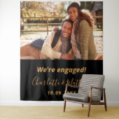 エンゲージメントパーティー ブラック ゴールド フォト タペストリー (インサイチュ)