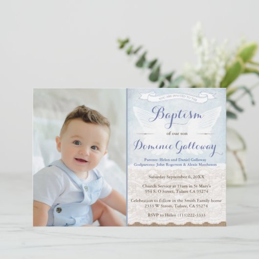 エンジェルウィングズバーラップレース男の赤ちゃんバプテスマフォトカード 招待状 (スタンド正面)