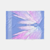 エンジェルウィングズモノグラムドリーミーピンクソフトブルー フリースブランケット (正面(横))