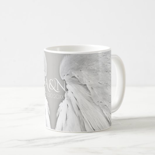 エンジェルウイング結婚ズエレガントグレイイニシャル コーヒーマグカップ (正面右)