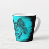 エンジェルエロスの愛、黒と緑のデザイン カフェラテマグ (右アングル)