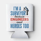 エンジニアもヒーローを必要とするので、私は測量士だ 缶クーラー (裏面)