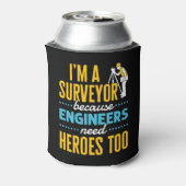 エンジニアもヒーローを必要とするので、私は測量士だ 缶クーラー (缶裏面)