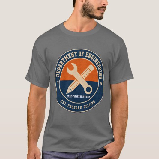 エンジニアリング+オーバーザンカー部隊Tシャツ Tシャツ (正面)