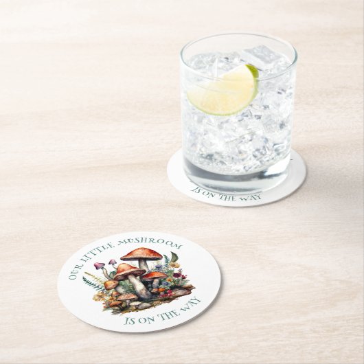 エンチャントされた森のキノコの赤ちゃんシャワー ラウンドペーパーコースター (インサイチュ)