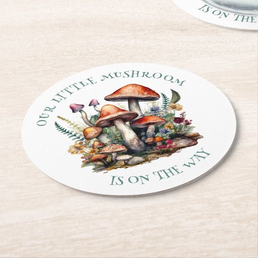 エンチャントされた森のキノコの赤ちゃんシャワー ラウンドペーパーコースター (アングル)