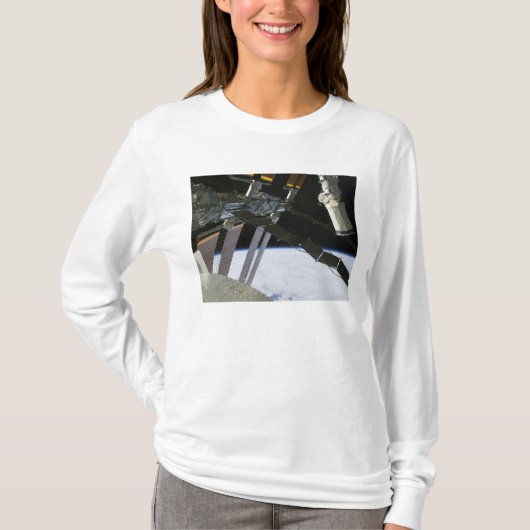 エンデバーの腕が宇宙状態国際的の中 Tシャツ (正面)