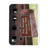 エントランスの看板、ドライトルトゥガス国立公園 マグネット (縦)