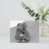 エンドウ豆の収穫の間の移住ファミリー – 1939年 ポストカード (スタンド正面)