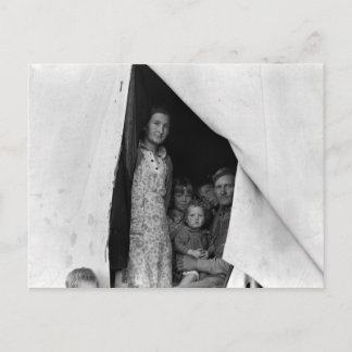 エンドウ豆の収穫の間の移住性家族 -- 1939年 ポストカード