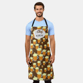 エンドレス泡立つビールメンズ エプロン (着用した状態)