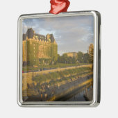 エンプレスホテル&インナーハーバーウォーターフロント メタルオーナメント (左)