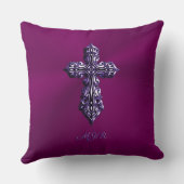 エンボスに見えるゴシック様式の十字架で紫とモノグラム クッション (裏面)