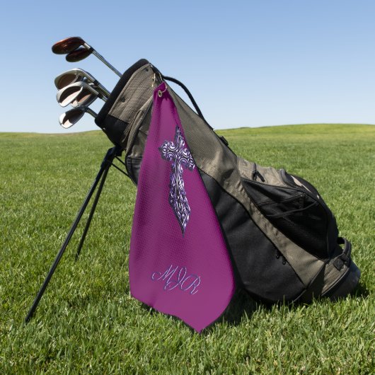 エンボスに見えるゴシック様式の十字架で紫とモノグラム ゴルフタオル (グリーン)