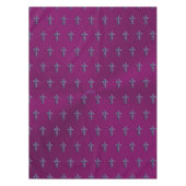 エンボスに見えるゴシック様式の十字架で紫とモノグラム テーブルクロス (正面)