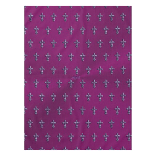 エンボスに見えるゴシック様式の十字架で紫とモノグラム テーブルクロス (正面)