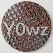 エンボスアッシュグレイ市松模様にマルーン:アモダンート 缶バッジ (正面)