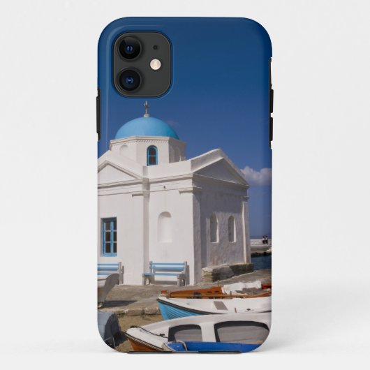エーゲ海近くのビーチにある白い教会 Case-Mate iPhoneケース (裏面)
