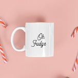 オおもしろいファッジクリスマスモーニングストッキング ツートーンマグカップ<br><div class="desc">ミニマルなタイポグラフィ「オ笑わされるファッジ」マモダングで朝のスパイス！☕追加のギグカスタムのためののねじれを追加。靴下を持って来た者が無い🎅 #OhFudgeMug #ChristmasLaughs</div>
