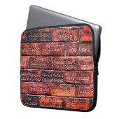 オアシスその他の有名な名前 ラップトップスリーブ (正面左)