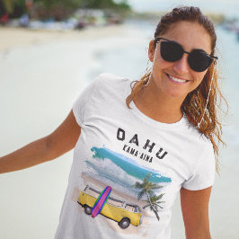 オアフ島のカマアイナ・イエロー・ビンテージ・バン・サーフボード Tシャツ