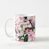 オウムと花を持つ熱帯エキゾチックな模様 コーヒーマグカップ (左)