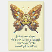 オウムユニティシンボルバタフライ、祈りの言葉 マグネット (正面)