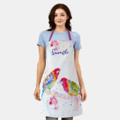 オウム絵を描アート水の色の赤カラフル青 エプロン (着用した状態)