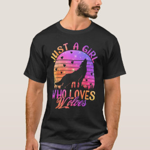 オオカミが大好きな女の子かわいいオオカミ Tシャツ