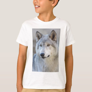 オオカミのクローズアップ Tシャツ