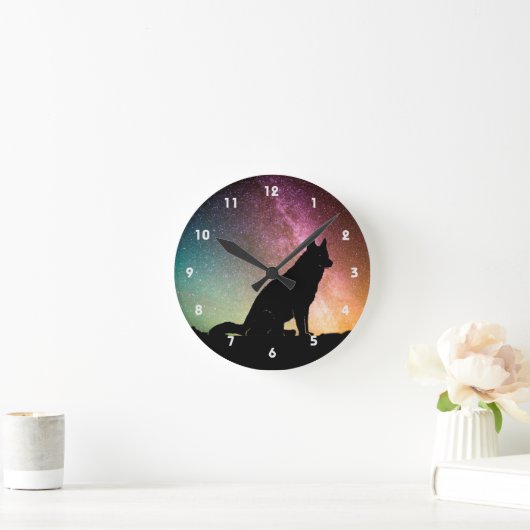 オオカミのシルエットとノーザンライト ラウンド壁時計 (ホーム)