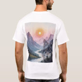 オオカミの錯視がある雄大な山々 Tシャツ (裏面)